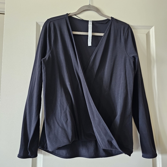 Lululemon crossover top - Picture 1 of 4